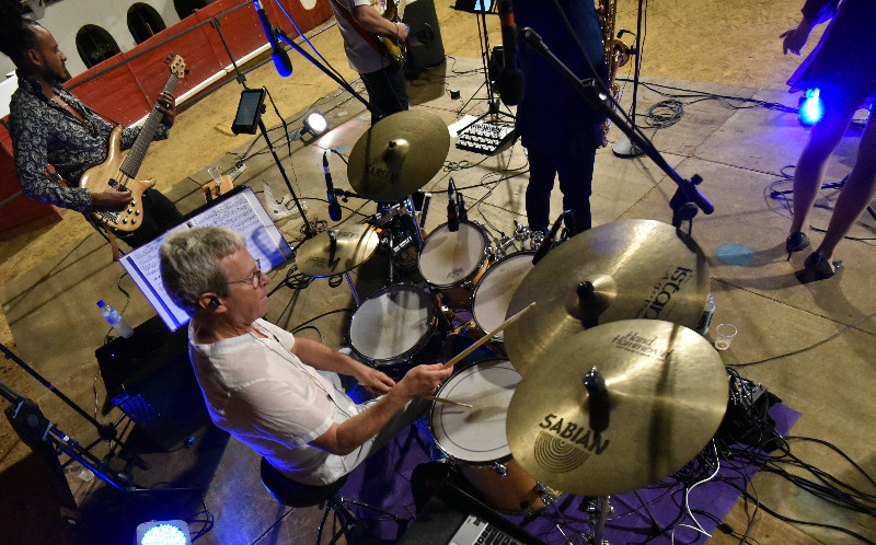 D75_9335@nef-R D75_9335@nef-R